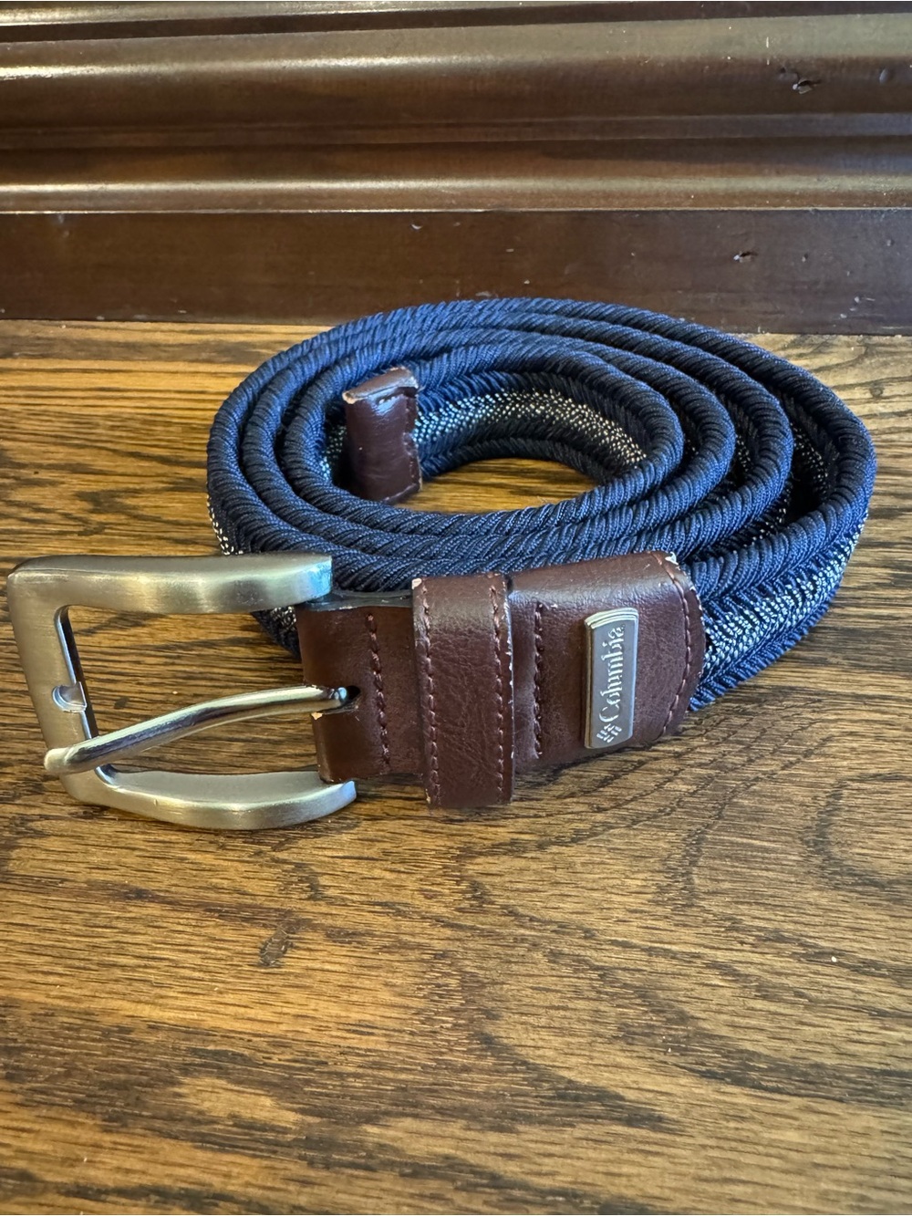Columbia Navy and White Active Stretch Belt with Brown Leather Accents XL